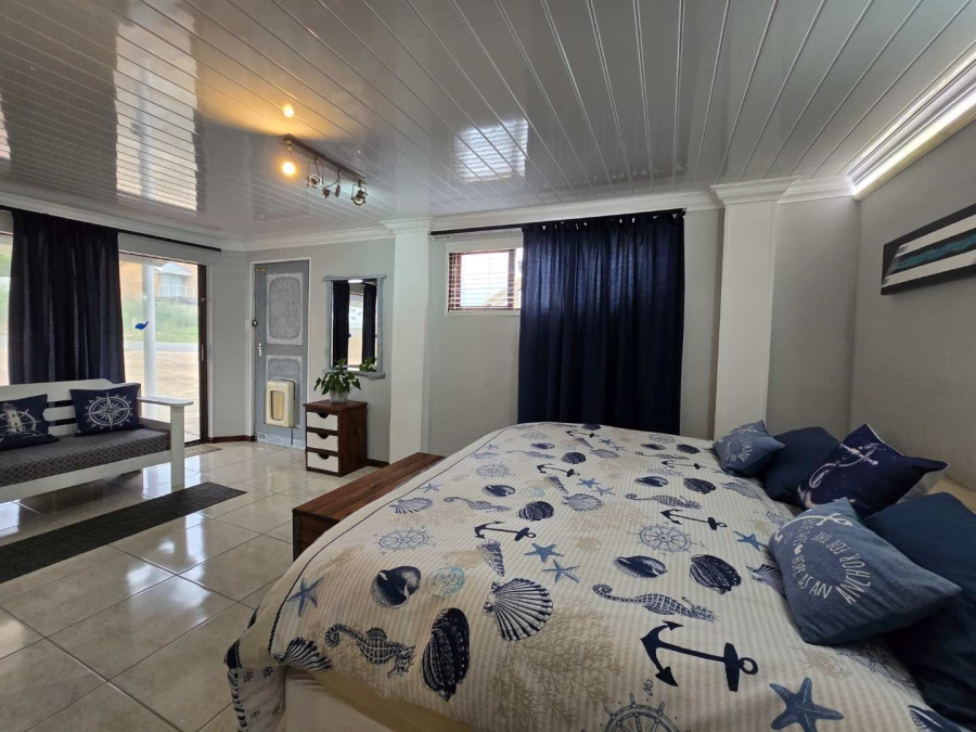 4 Bedroom Property for Sale in Stilbaai Wes Western Cape